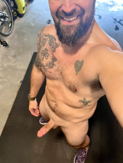 A rainy Monday HIIT done. Would be nice to hit you from the back now.