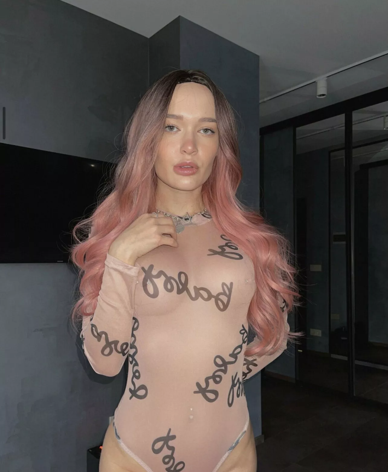 A sneak peek of my tits? | Dropped link in comments and in my profile