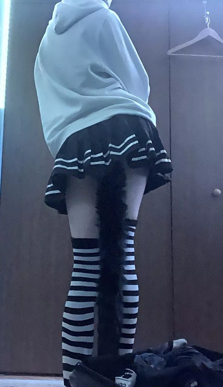 Aaaah~! Here! Old photo, first post on this new account, wondering if I should do more? :3 (Don’t worry~ my bum is covered in this photo -w- )