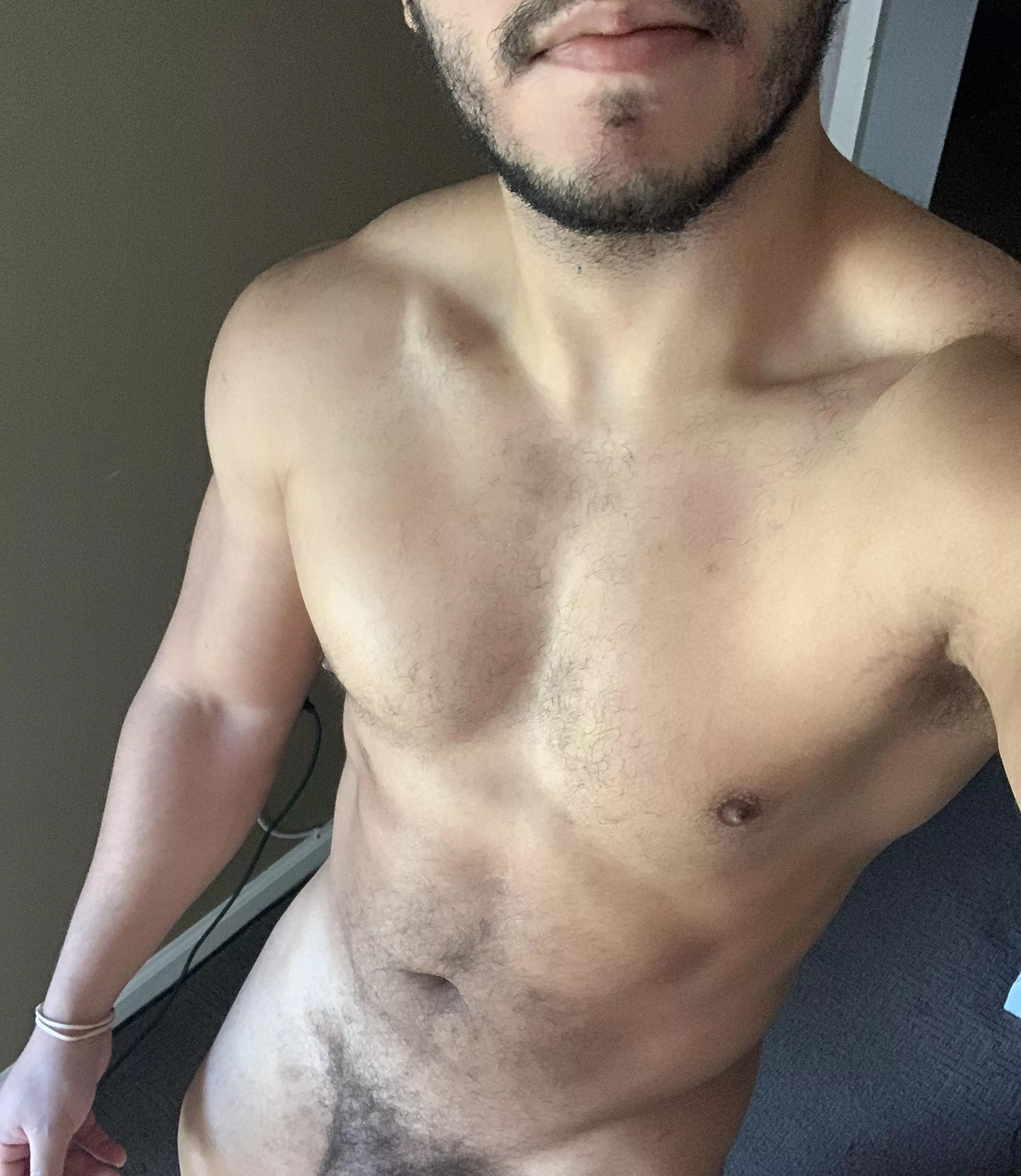 Abs looking alright 👀