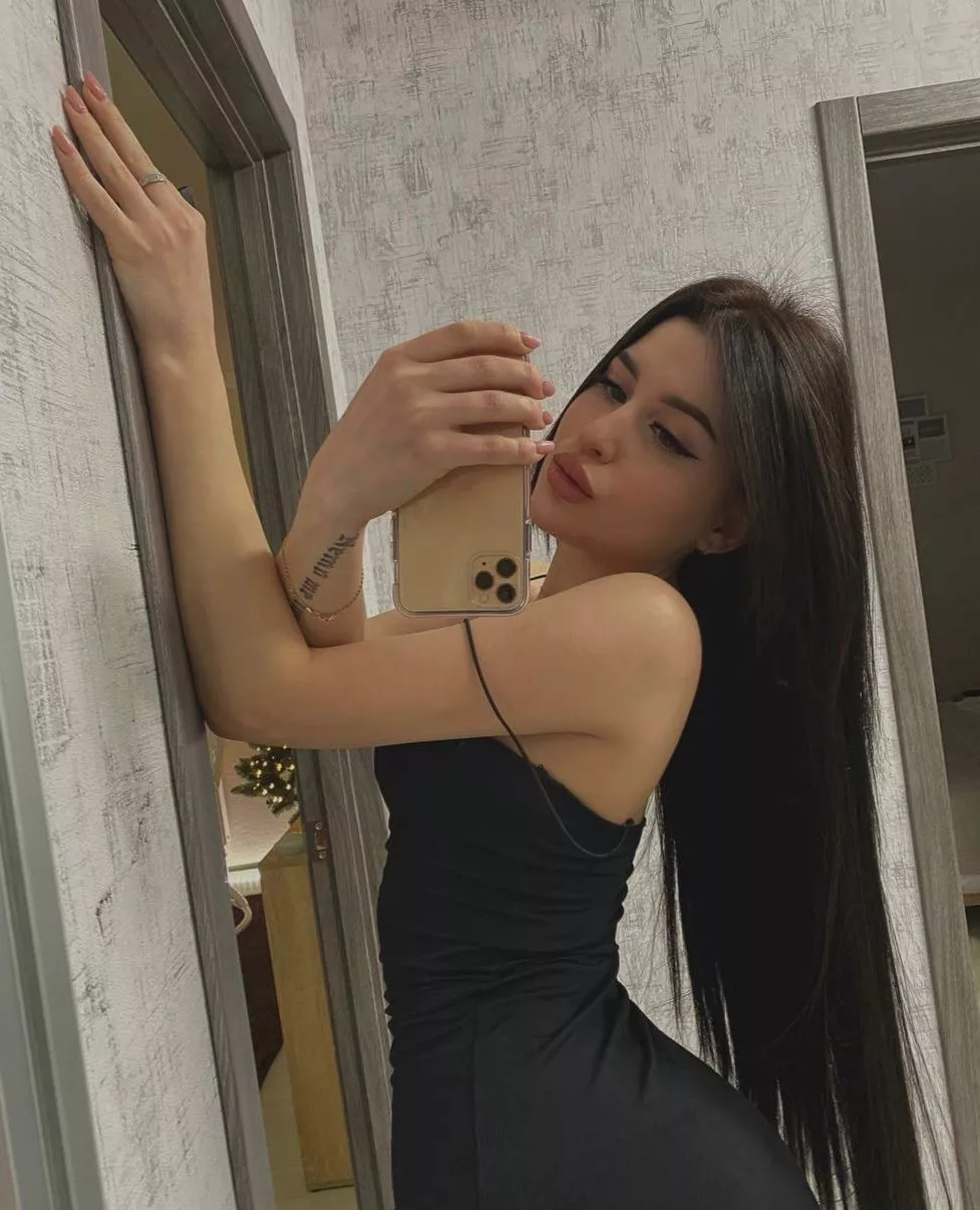 Accepting volunteers to fuck my ass