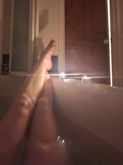 “Accidentally” left the door open a little...hope my dad doesn’t walk in and see me naked 😈