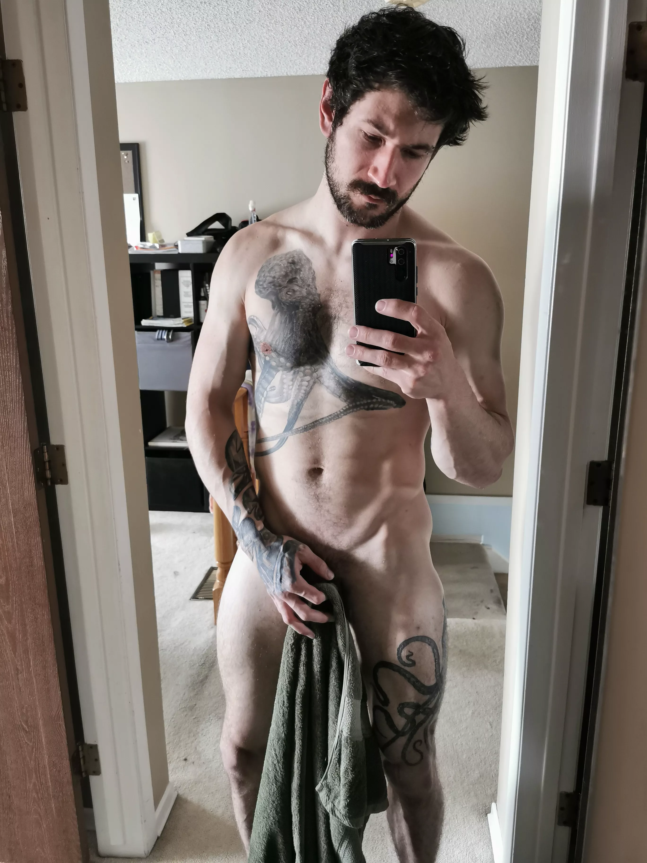 Added a squid to my leg since I last posted here! Thinking about adding some jellyfish to it...