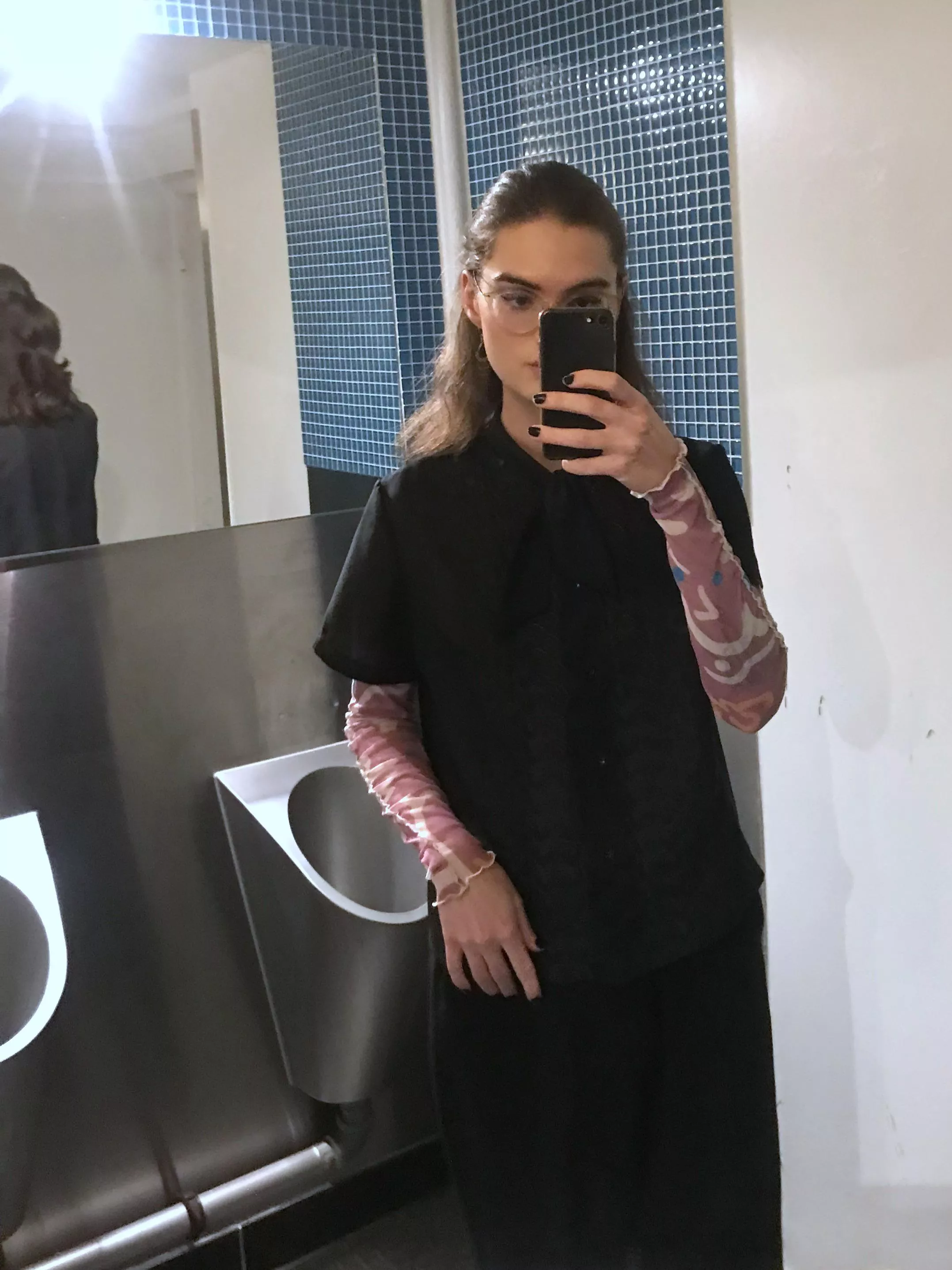 After an awkward interaction with a man who told me “this is the men’s room”, I went into the hallway and peed on the floor 😇🤭