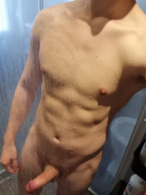after workouts shower, help me put some shampoo on? [M]
