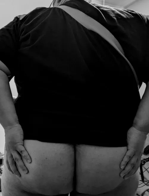 Afternoon ☺️ any ass fans here by chance?