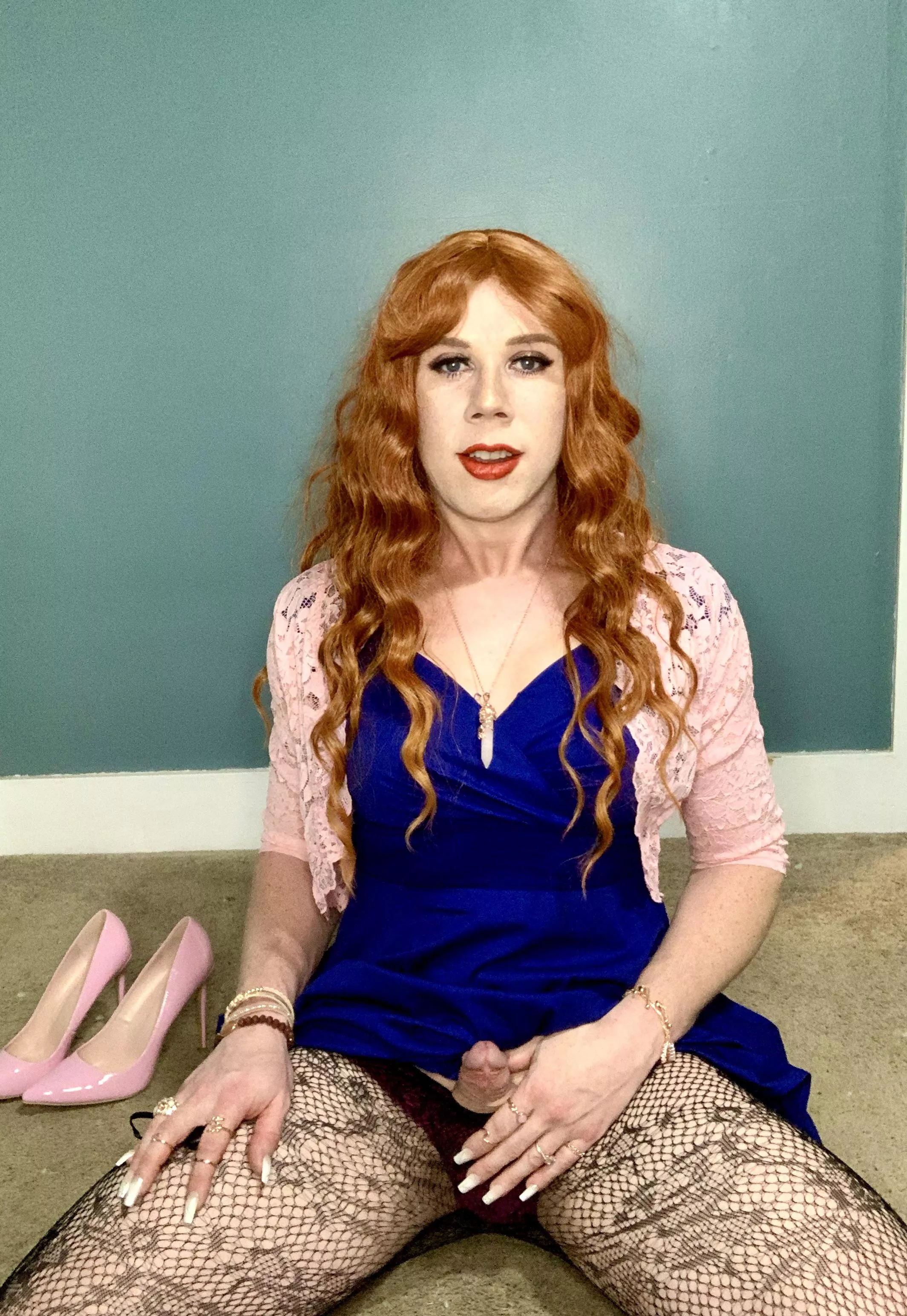 All dressed up, but maybe you’ll convince me to take it all off 😘