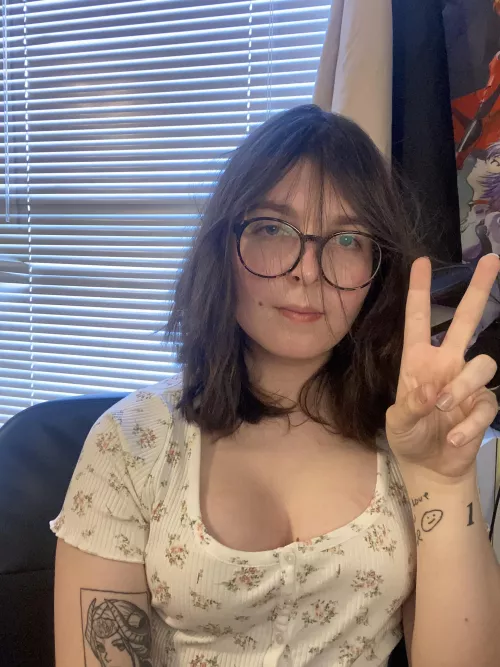 all i’m good at is begging for TF2 skins and having hair in my face. enjoy