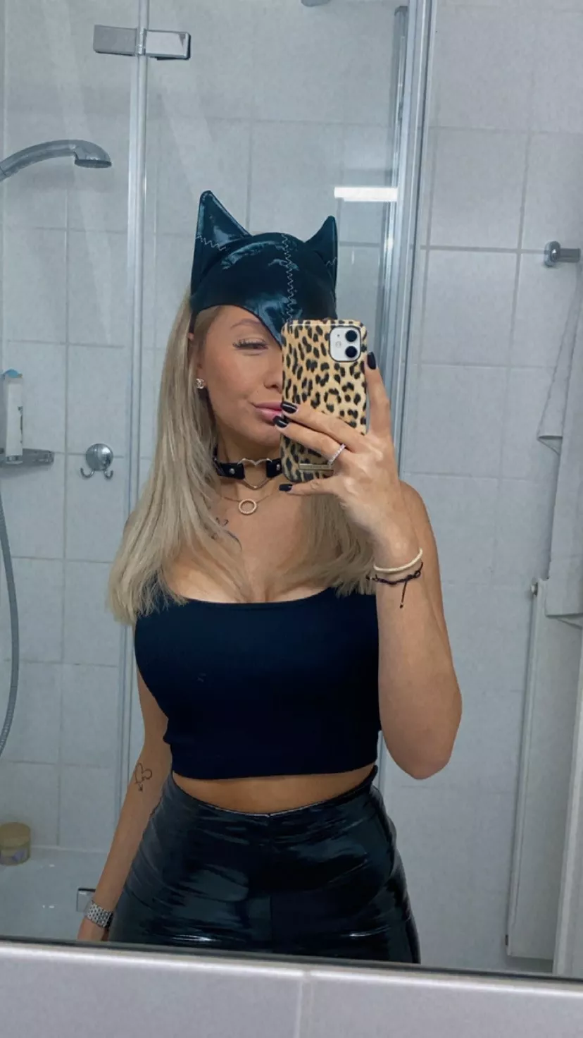 Always such a chaos with my clothes I think I'd be better without