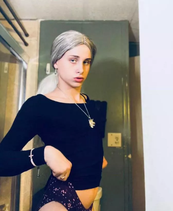 Am I fem enough ?🥺👉👈