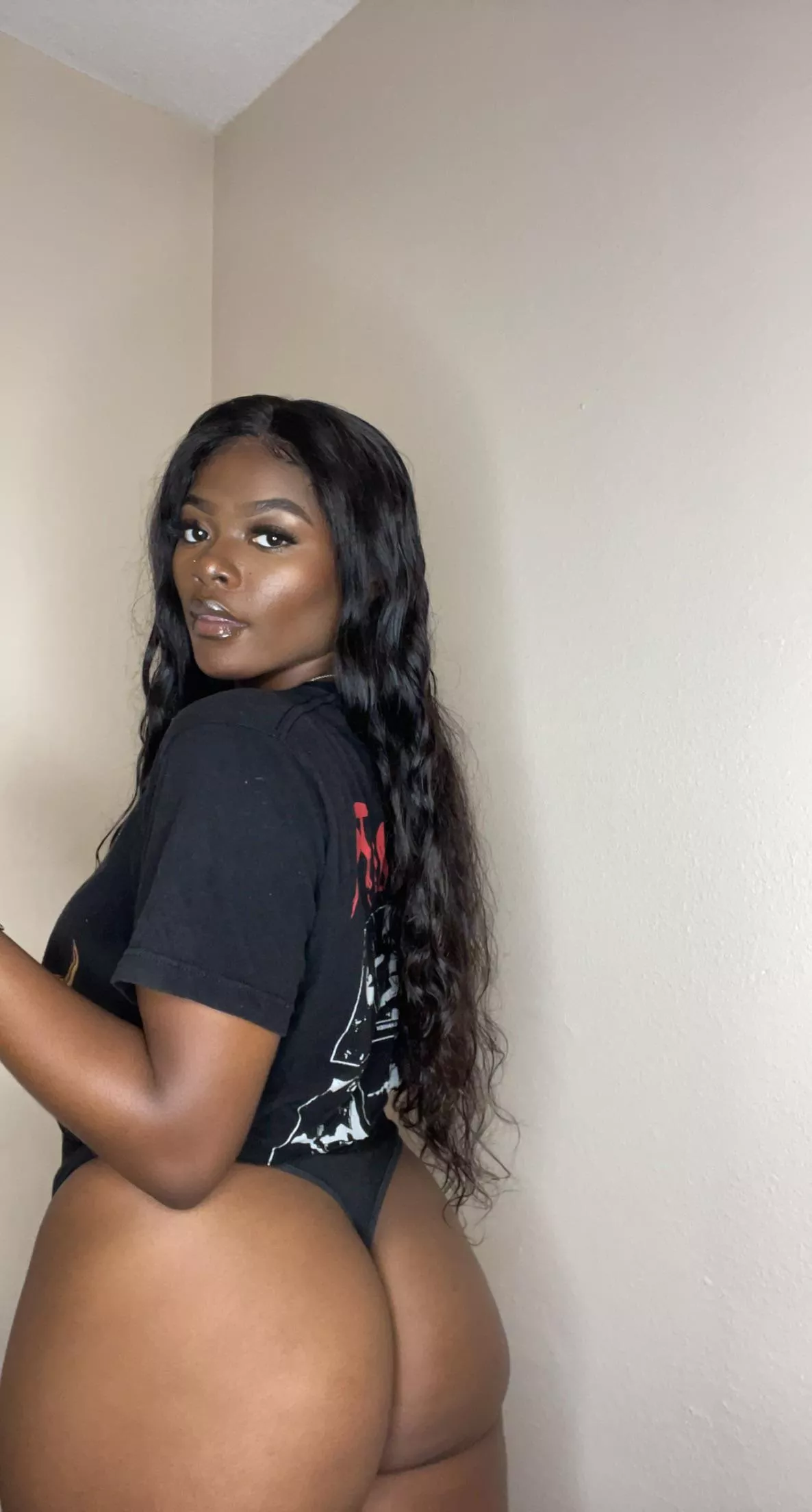 Am I the curvy goth girlfriend you’ve been asking for?