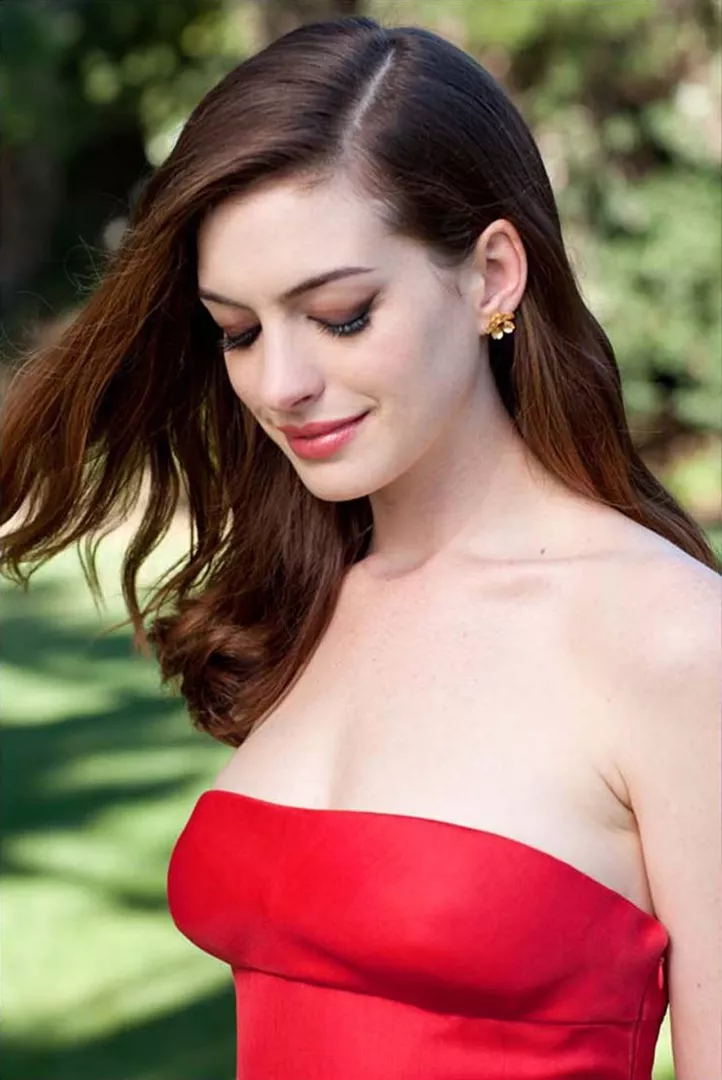 Anne Hathaway
