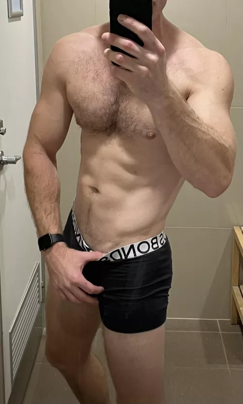 Another post gym selfie and feeling pumped. If you want to see more, DM me your requests and don’t forget a TIP for more exclusive content 😉