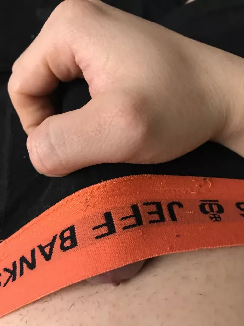 Any bro horny and wanna be naughty ? Snap me anything no matter you inside or out in public😏