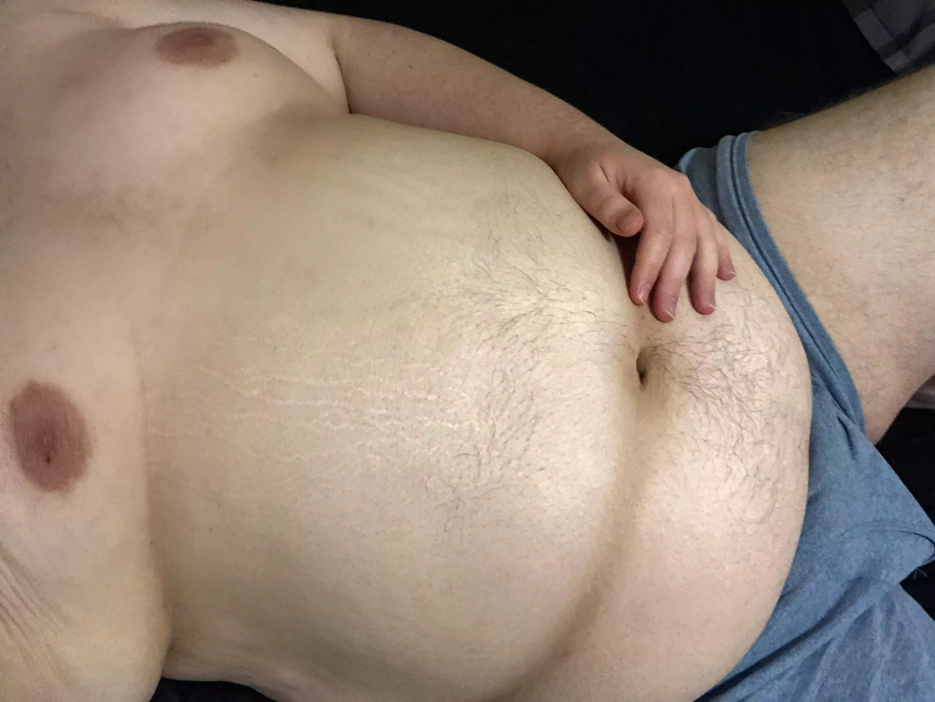 Any chasers wanna come cuddle up on this big belly? 😇