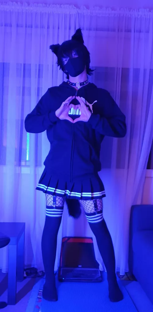 Any ❤ for a lonely femboy?