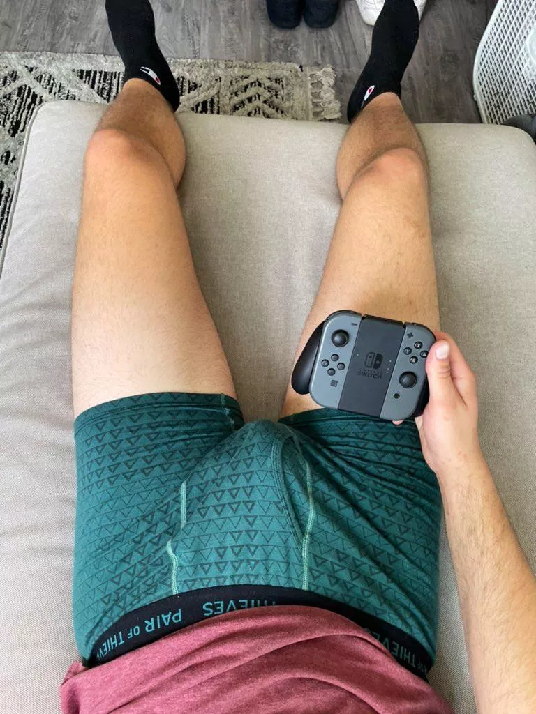 Any gaymers wanna play with me? Any gaymers wanna play with me?