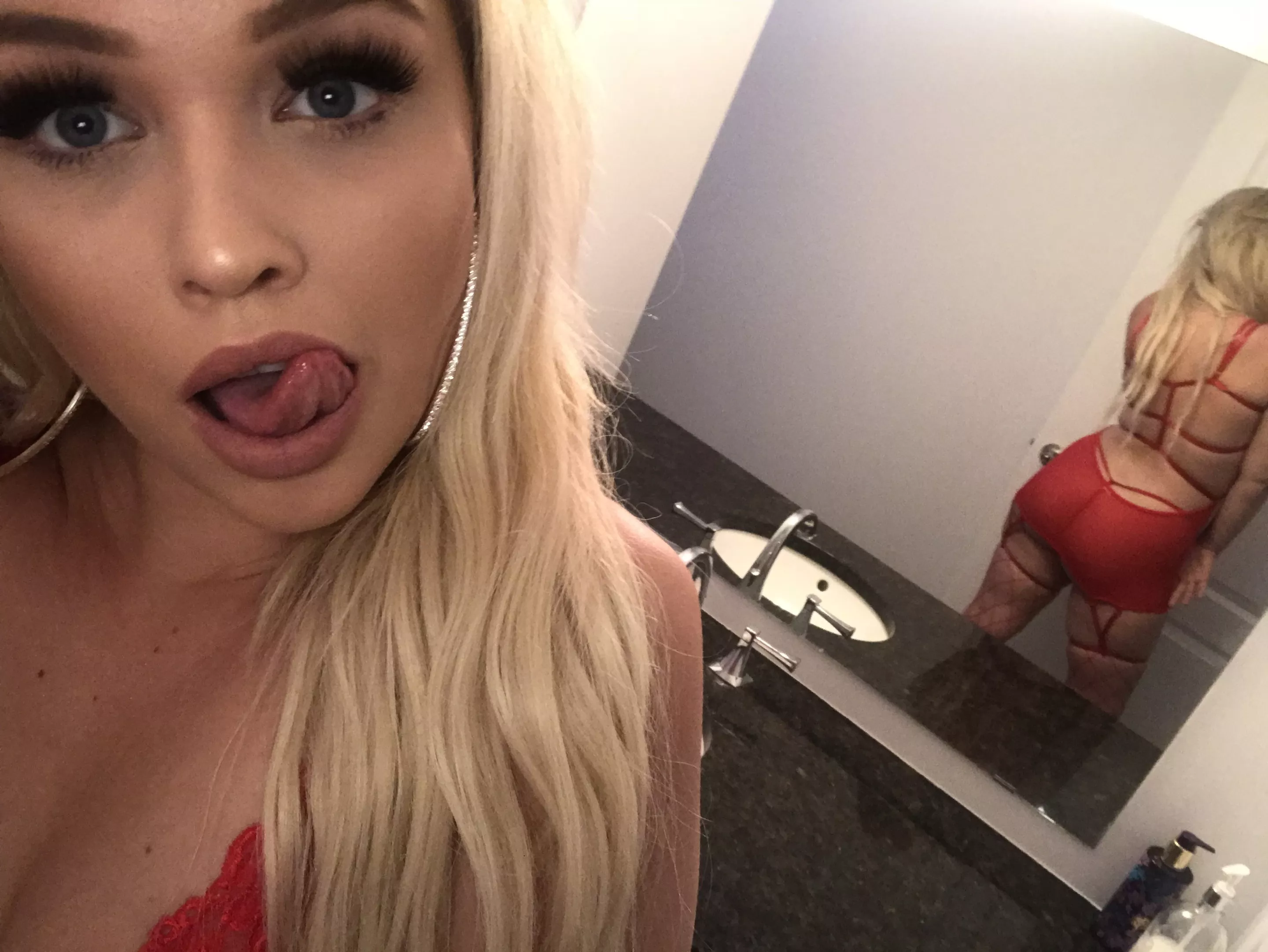 any slaves i can enjoy for the weekend ? [OC] [DOMME] 🔞