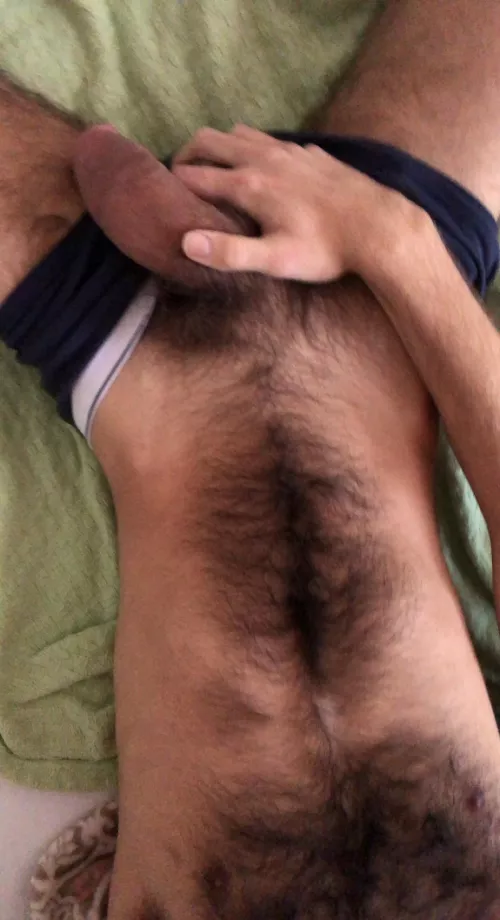 Anyone else love hairy men? (23)