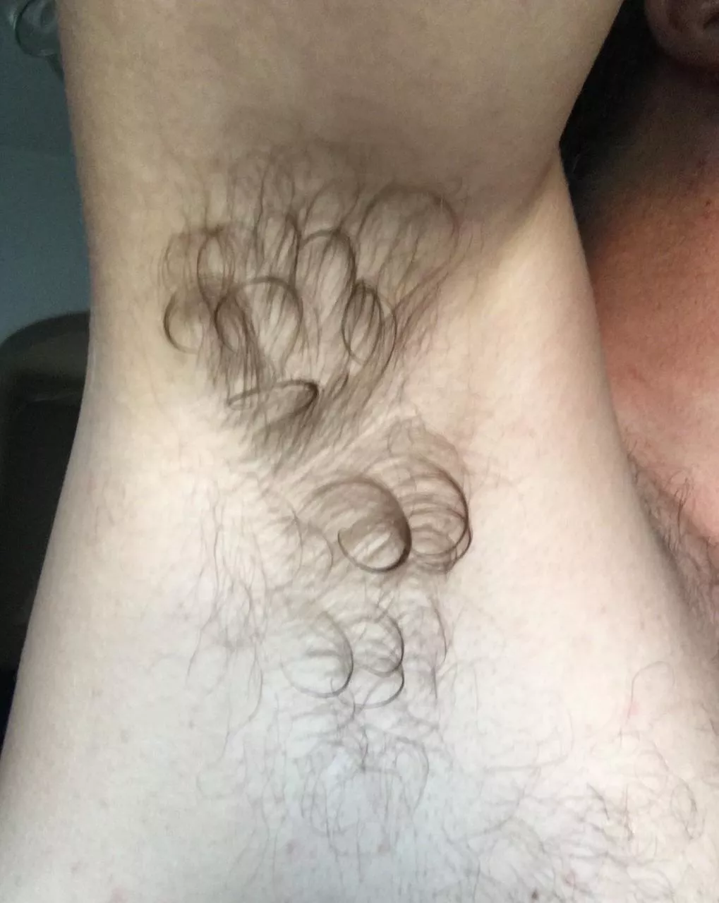 Anyone else’s pit hairs line up in curls when they’re really sweaty?