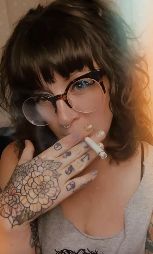 Anyone have a smoking celeb they’d love to bang? Mine’s Post Malone 😘