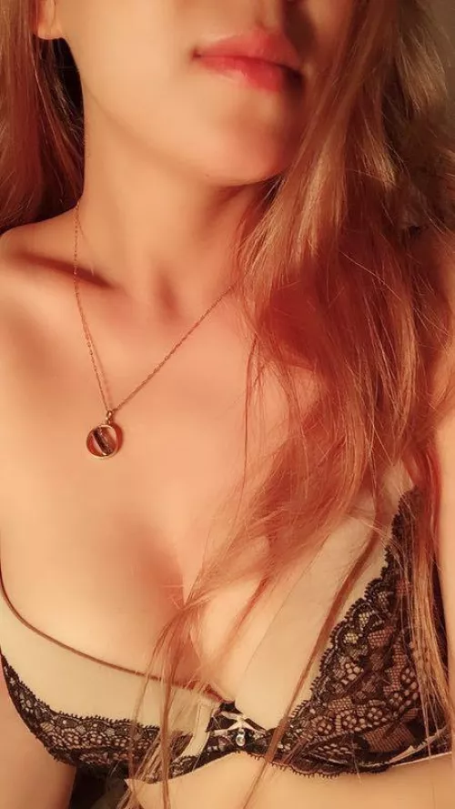 Anyone likes cute and classy at the same time? 😘[f]