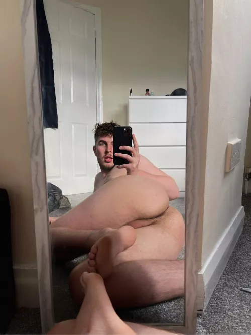 anyone looking for a cute guy with a big butt and tight hole 😅