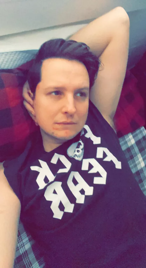 Anyone up for XBL? Bonus points if you still play SW Battlefront like this loser.