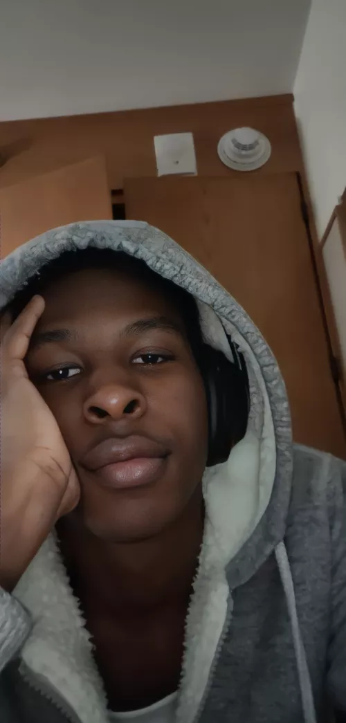 Anyone wanna give me advice on elden ring or jjst chat?