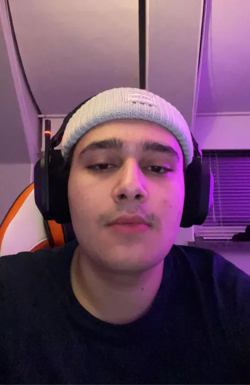 Anyone wants to play some apex ? :)