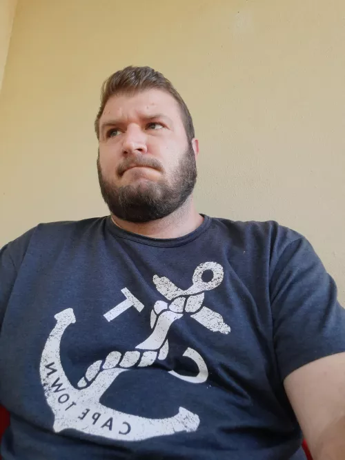 anyone willing to chat to a mildly tipsy bear for a spell?