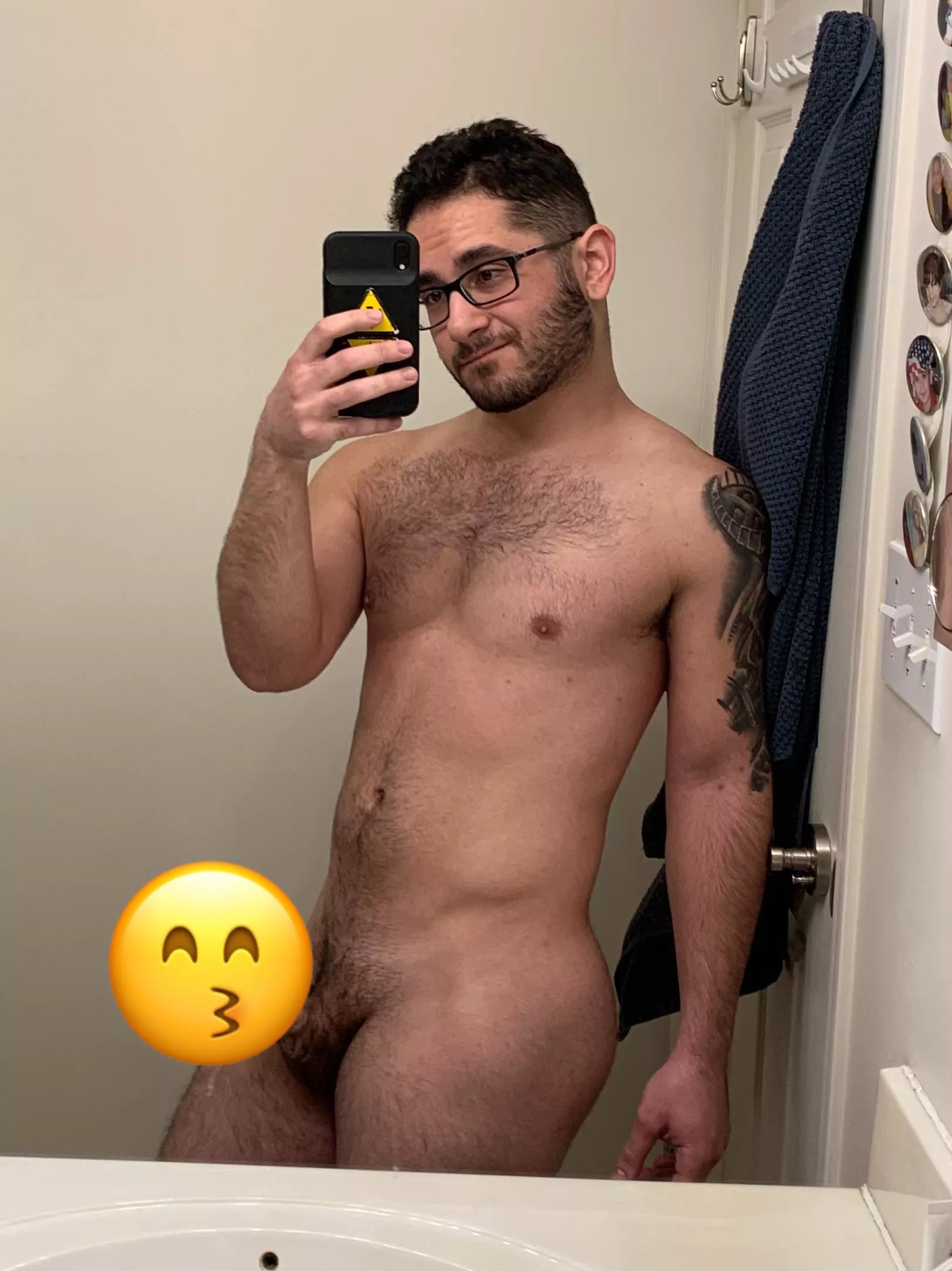 Are glasses attractive on a man?🤓