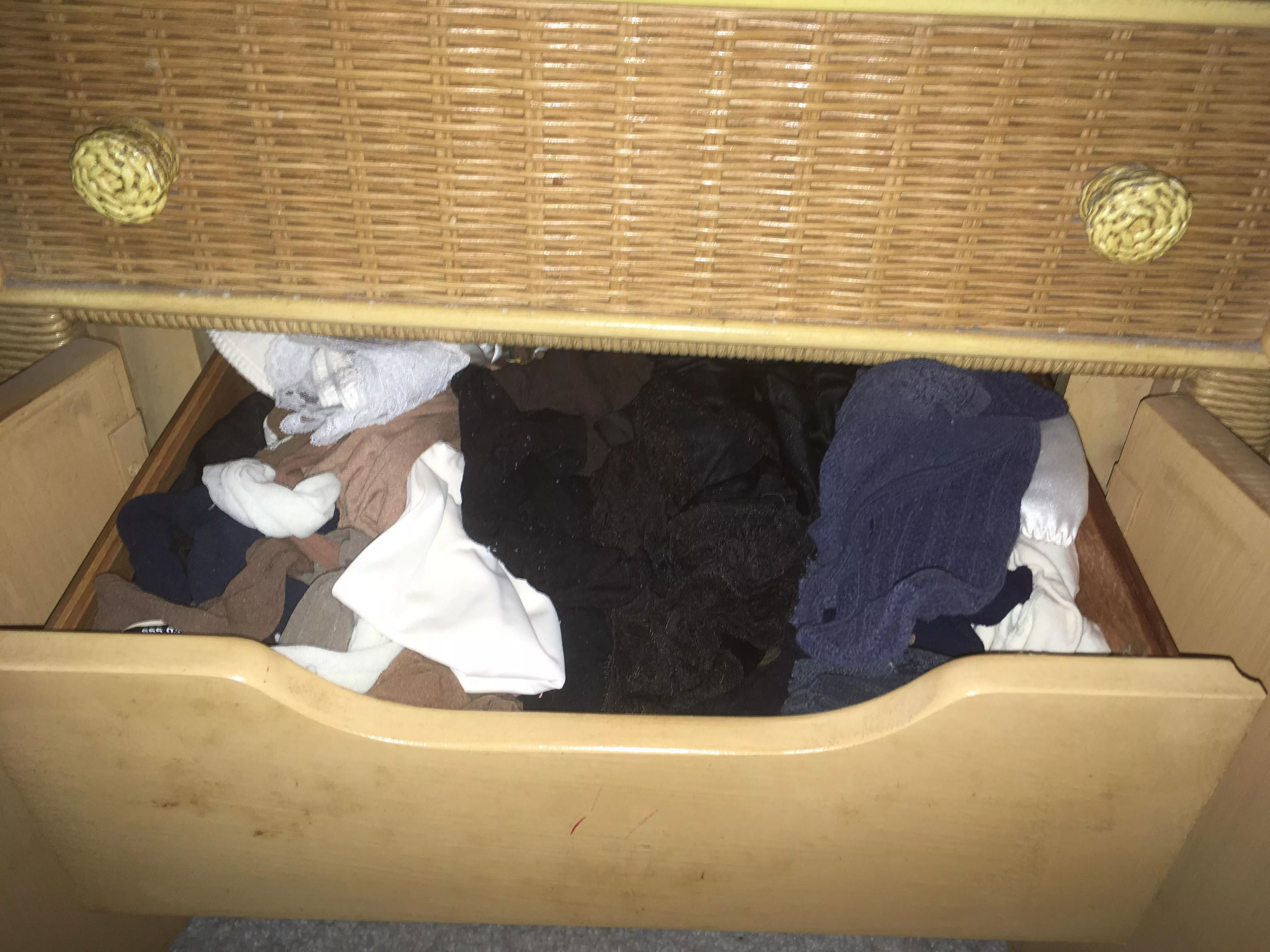 Are you alone at home and bored? You got access to your moms/wife/gfs panties and bras and her sex toys. You want to do as I say and get cucked? Pm is open.