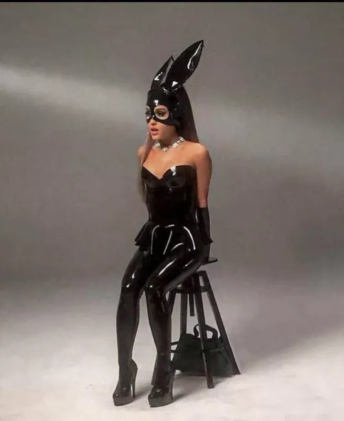 Ariana Grande has probably been fucked so many times while wearing this outfit