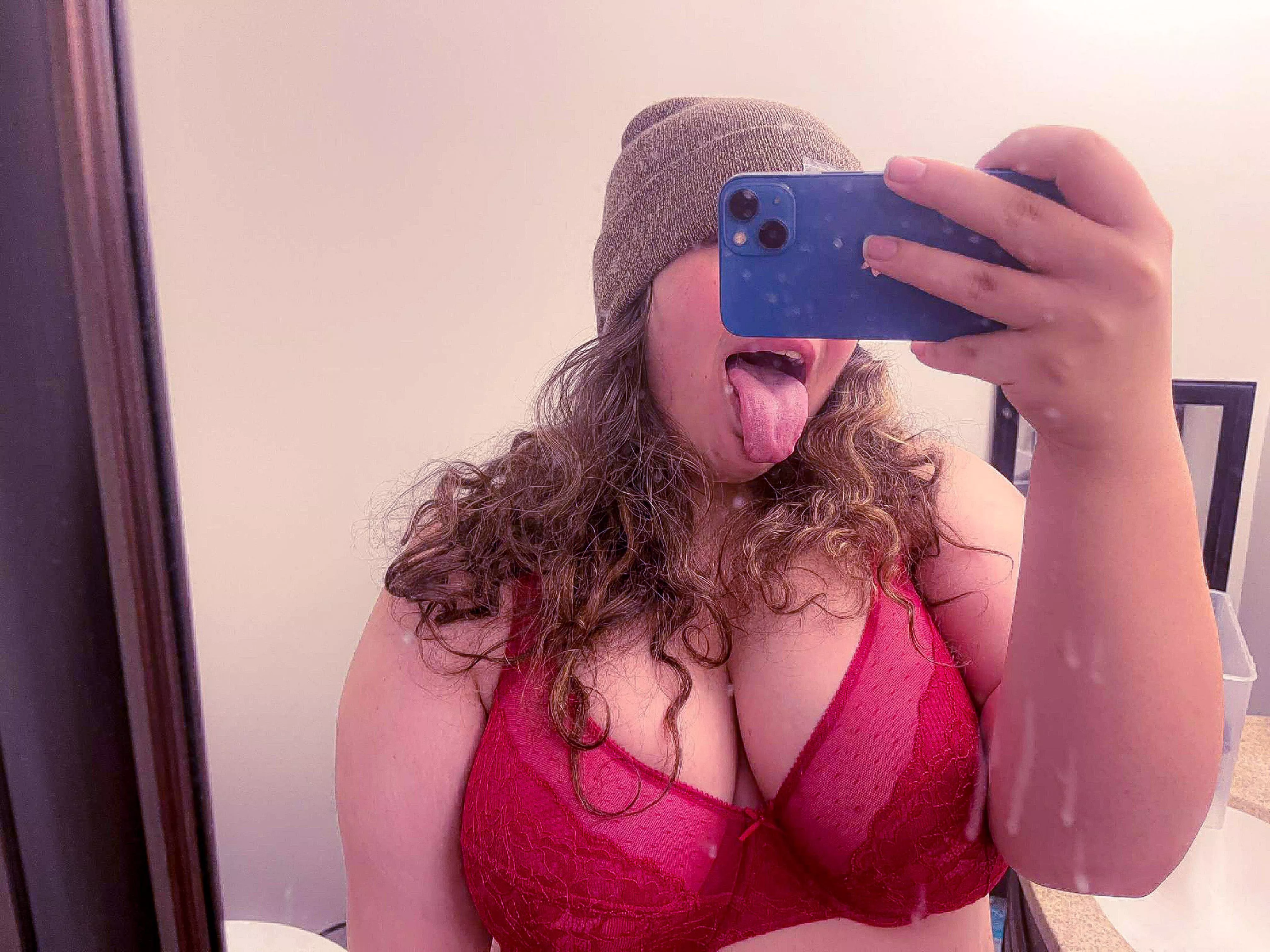 As promised, my chats are open today 😘