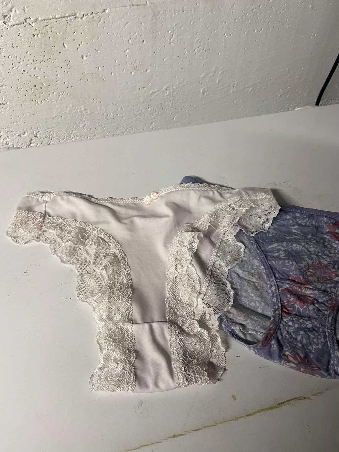 Asked my fwb to swipe dirty pairs. She came through with a pair from her younger sister (left) and a pair from her mom (right). Can’t wait to get my hands on these.