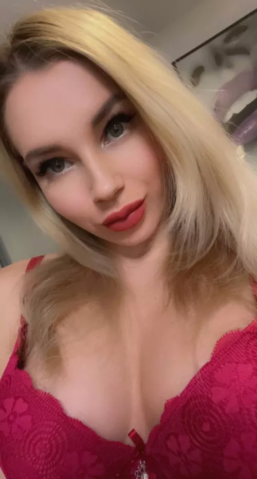 Ass or titties babe? | Check comments for more