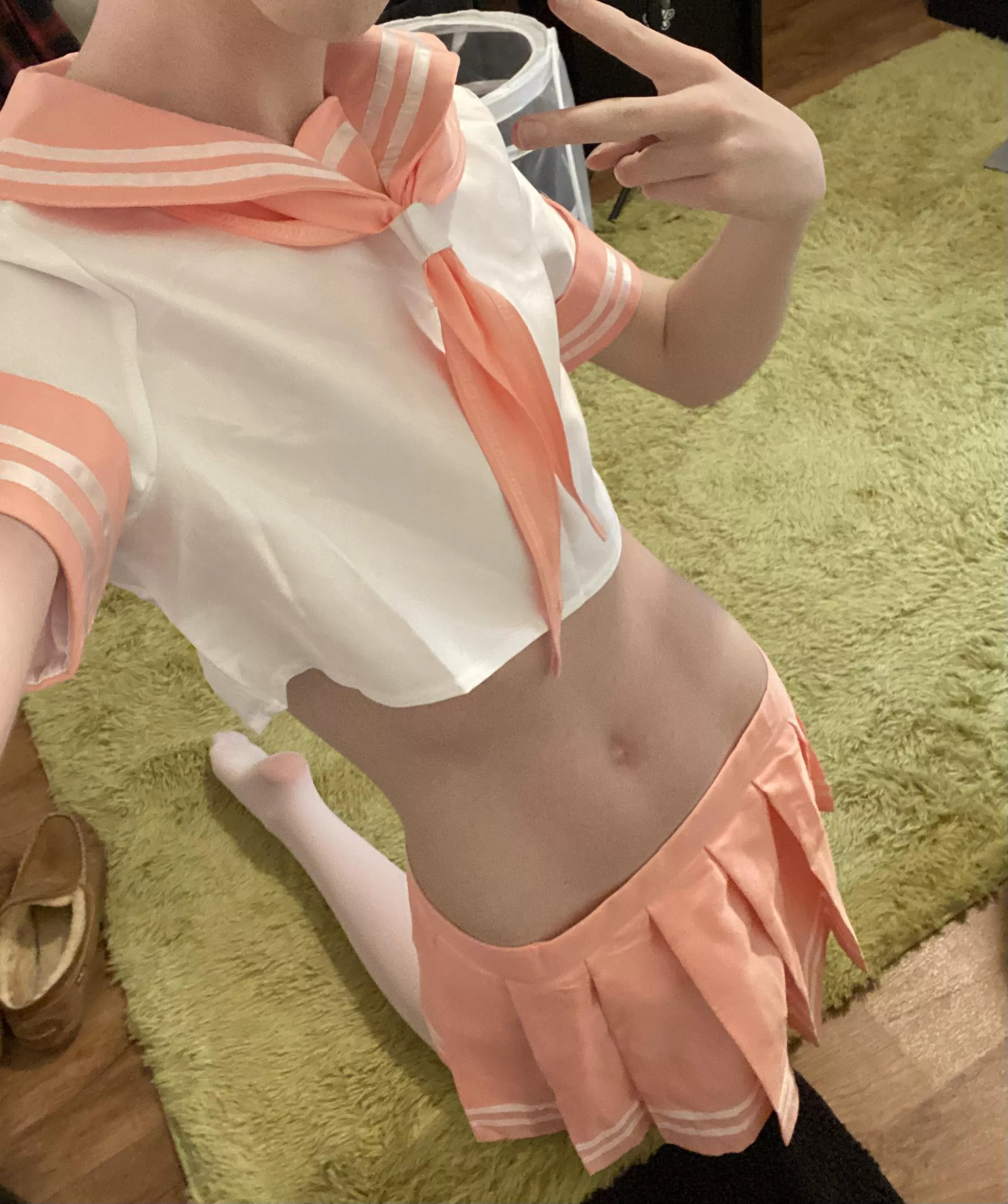 astolfo midriff 😳