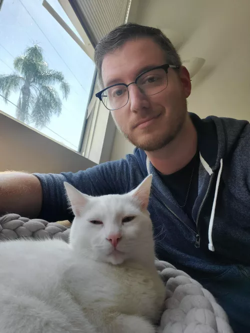 Babe wake up, it's time for a selfie