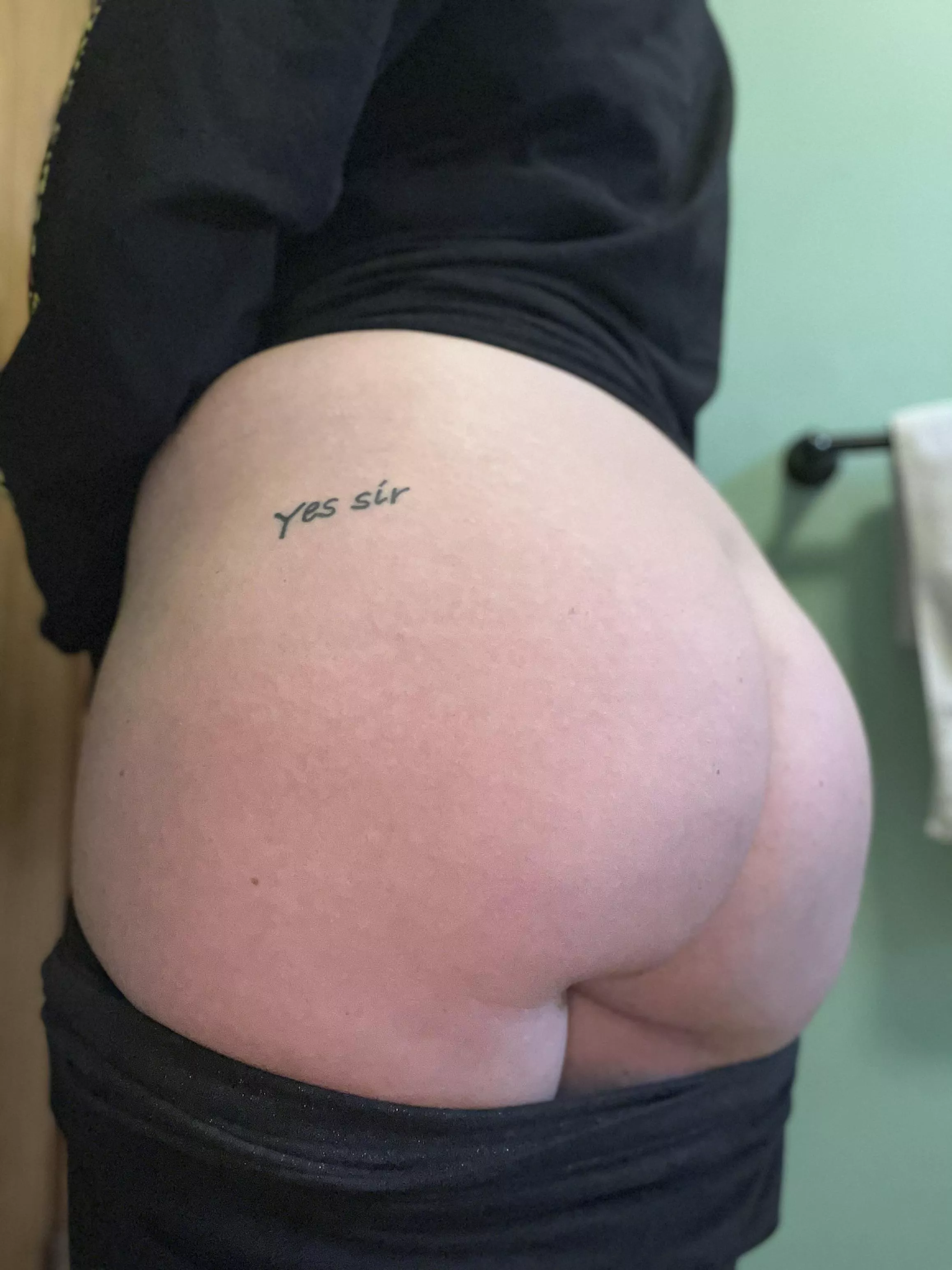 Back from the gym all sweaty 🥵 perfect for you to slide on in 😘