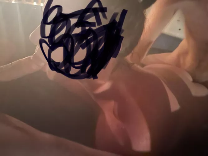 Back to when hubby would make me get in the hot tub naked with friends. Always ended up full 🤤