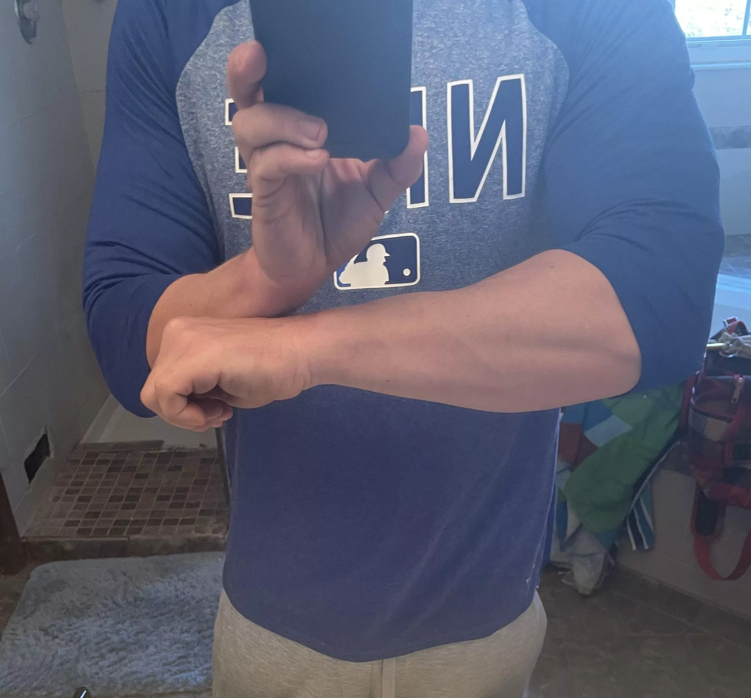 Baseball’s back celebration forearms🥂🥂