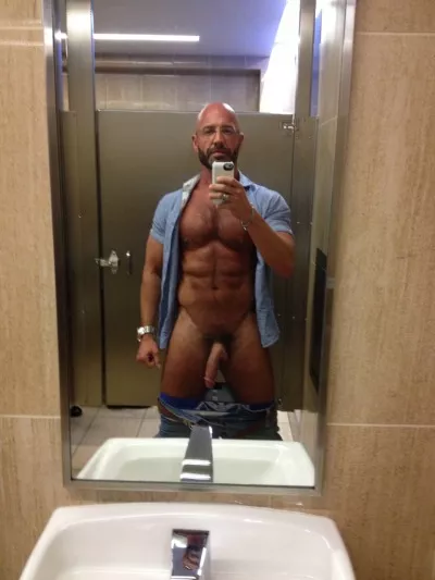 Bathroom selfie (not OP) Bathroom selfie (not OP)