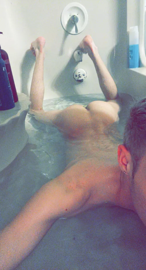 Baths are my favorite 🍑