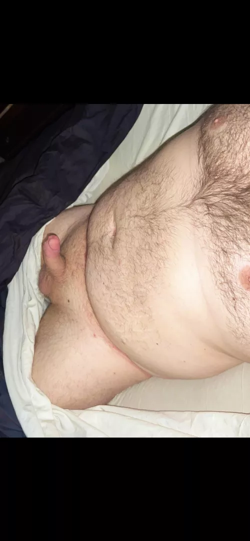 Beds nice this morning. Care to join me? 😈