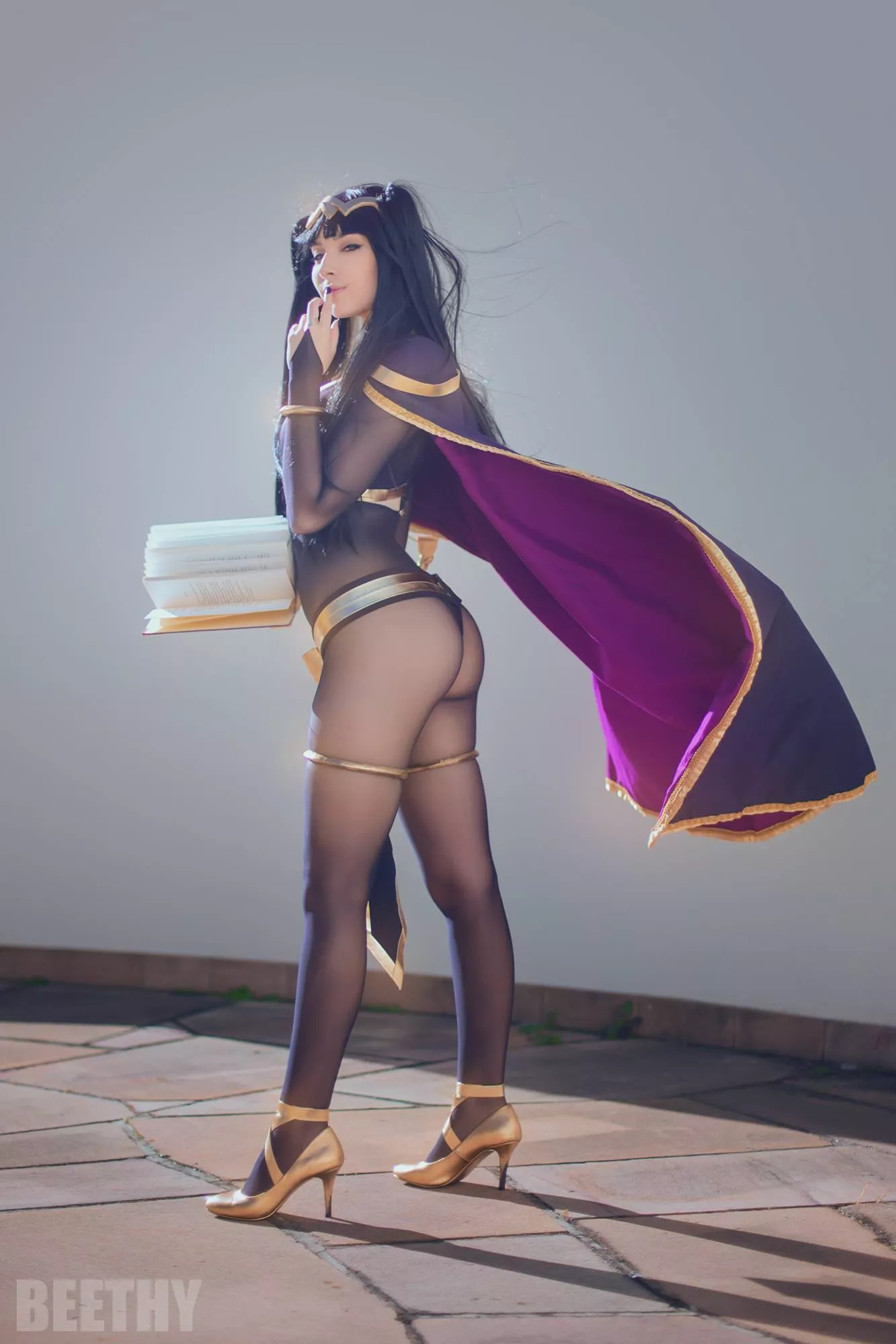 Beke C;slpay as Tharja