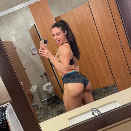 best of both worlds when its fit and thick🍑