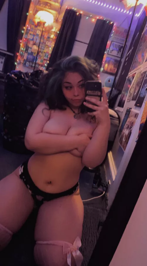 Bet you wanna see more 🤤