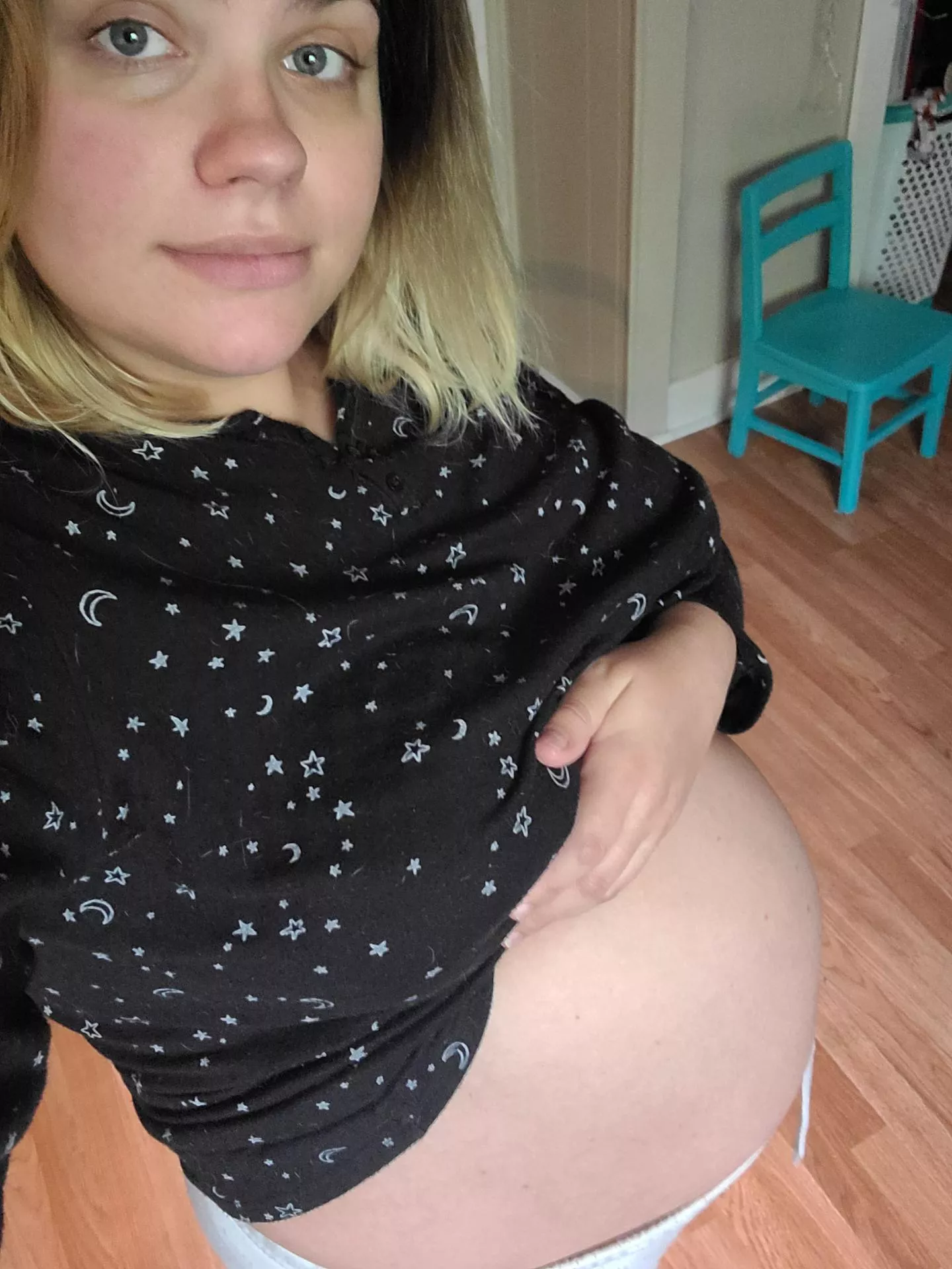 big belly pregnancy content $$starting at $10 dm me!!