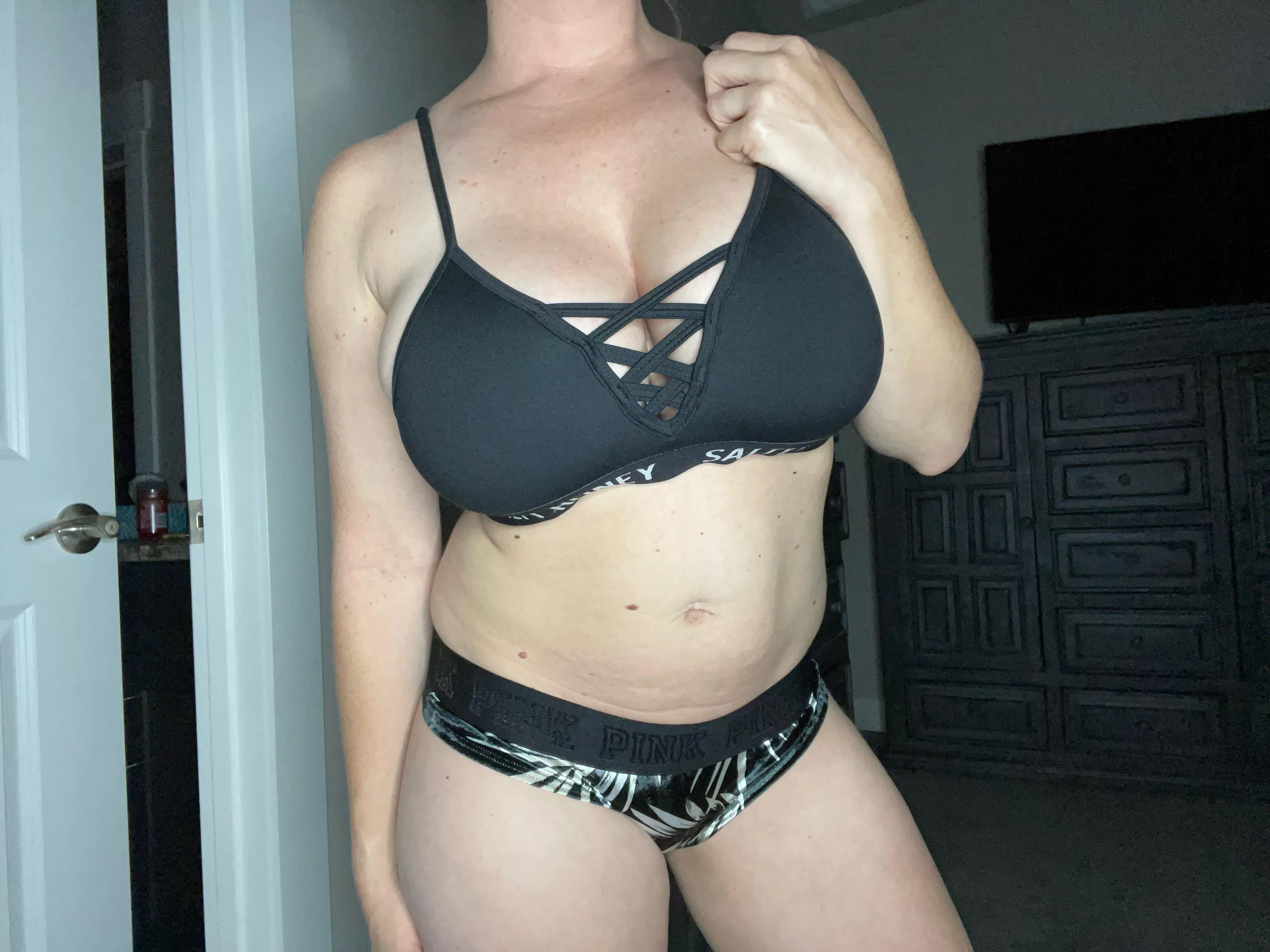 Big mommy boobs ☺️